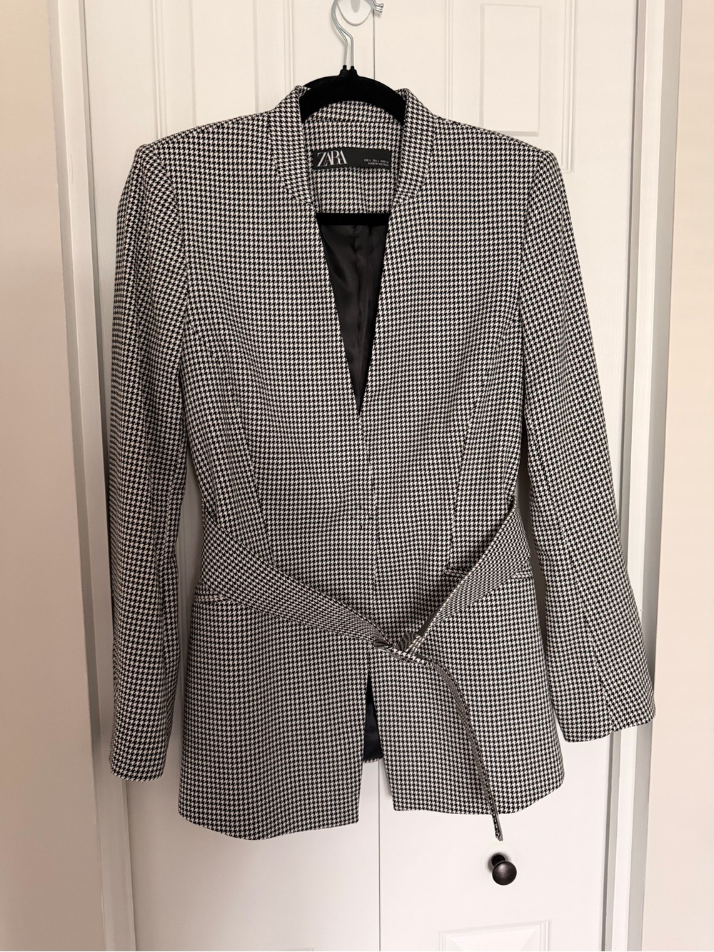 Zara Black & White Houndstooth Belted Blazer Jacket